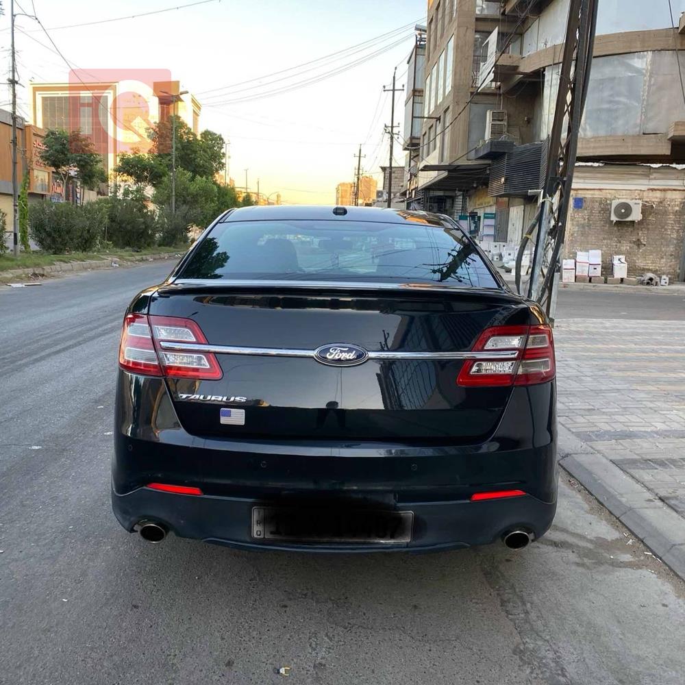 Ford Taurus